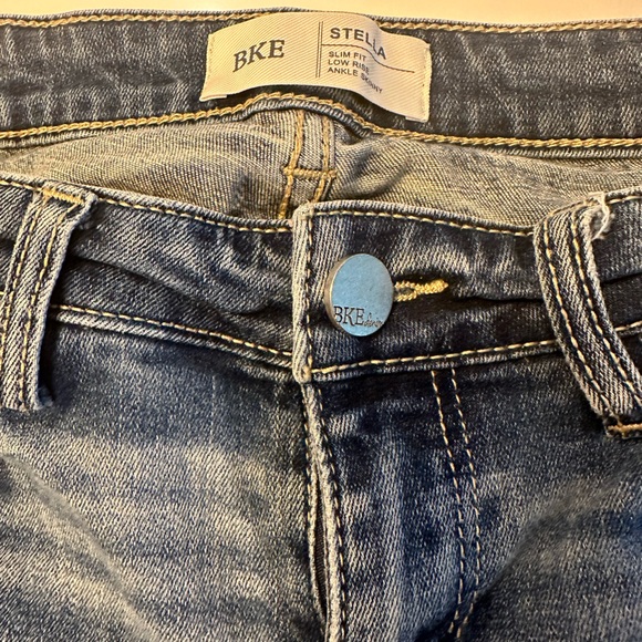 BKE Buckle Stella Distressed low rise skinny ankle jeans - Picture 2 of 4